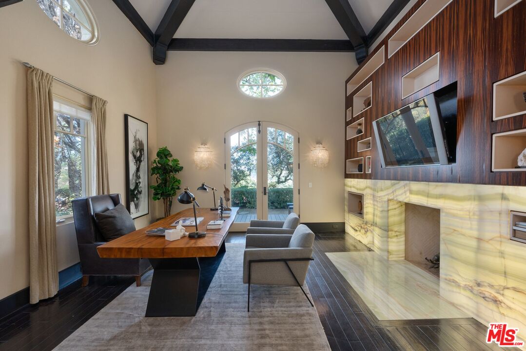 8 Beverly Ridge Ter