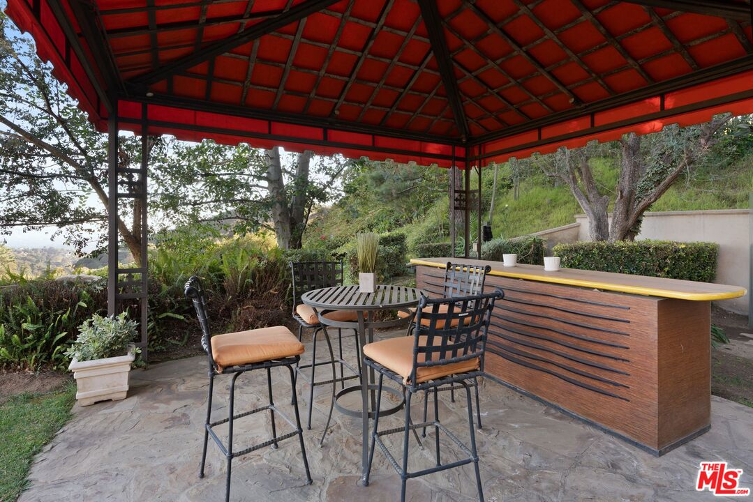 8 Beverly Ridge Ter