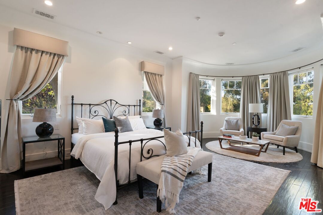 8 Beverly Ridge Ter