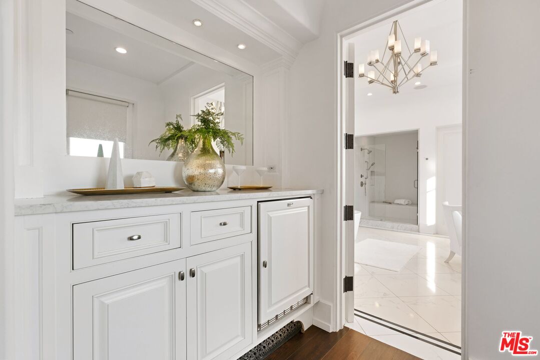 8 Beverly Ridge Ter