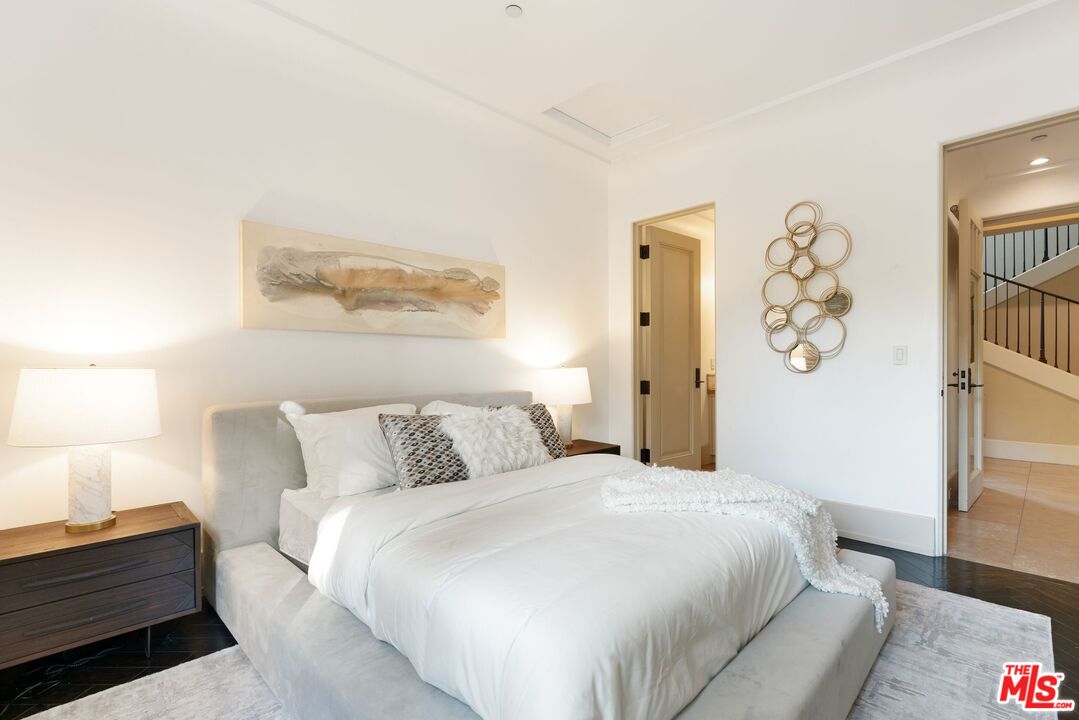 8 Beverly Ridge Ter