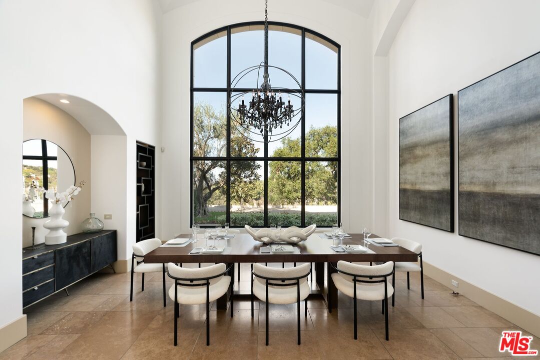 8 Beverly Ridge Ter