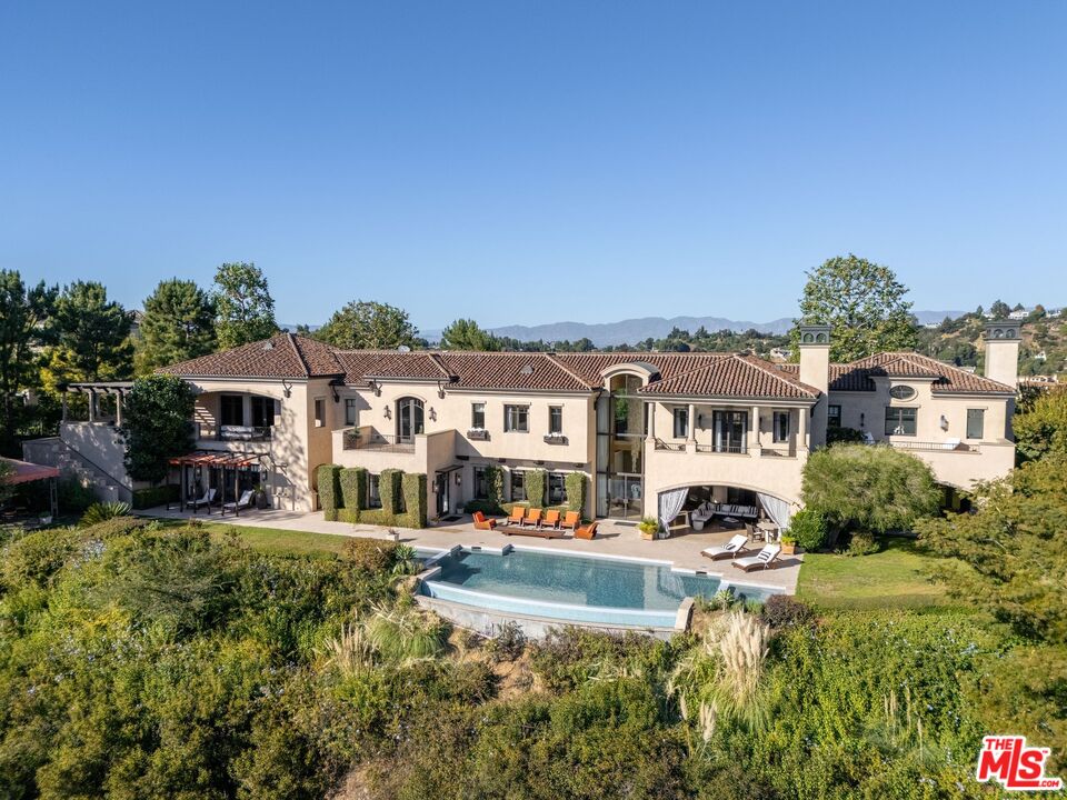 8 Beverly Ridge Ter