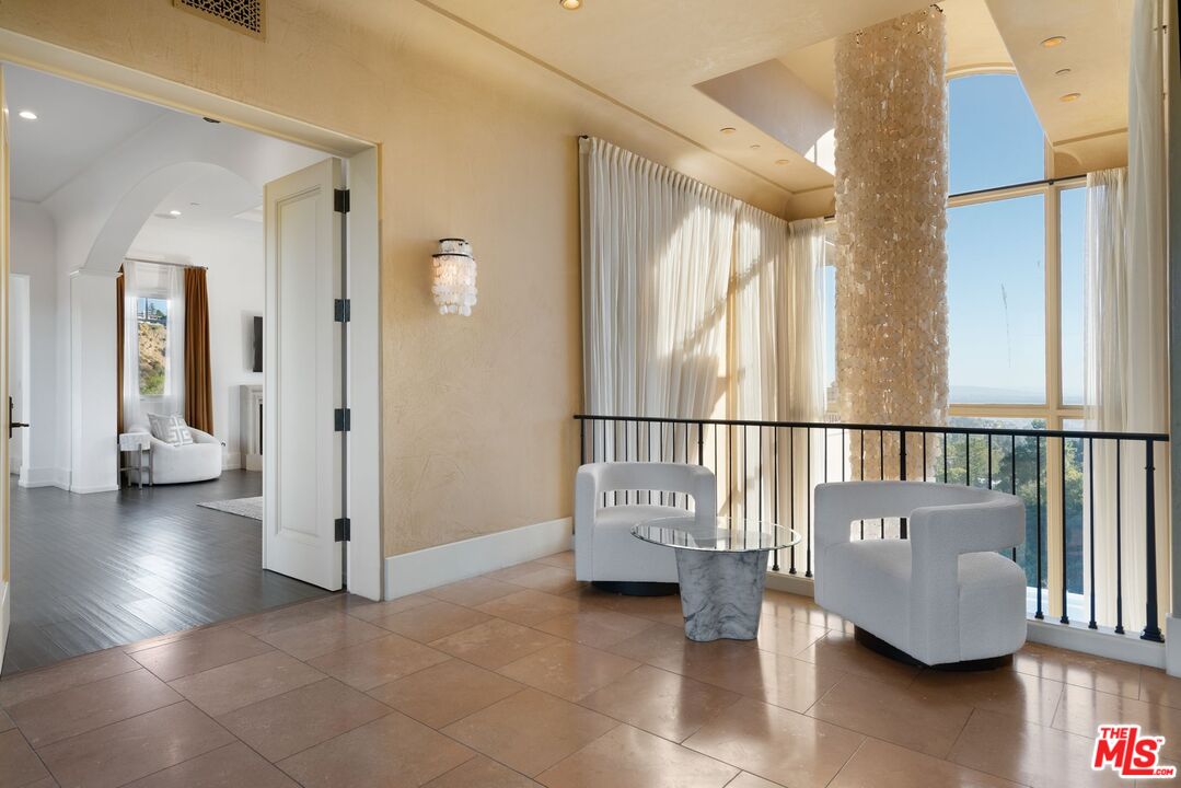 8 Beverly Ridge Ter