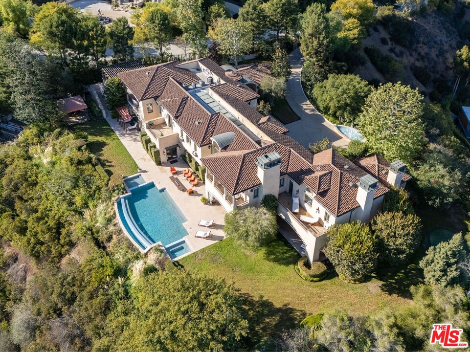 8 Beverly Ridge Ter