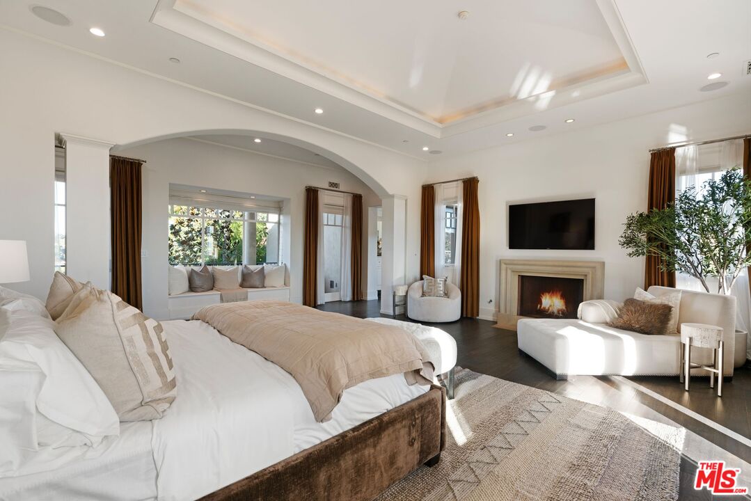8 Beverly Ridge Ter