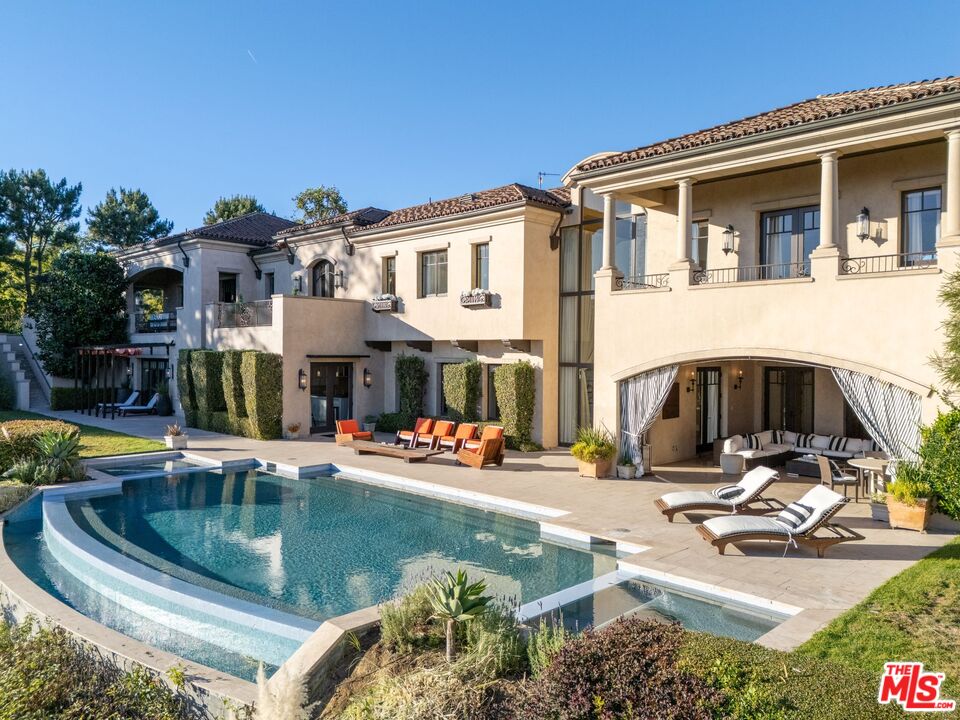 8 Beverly Ridge Ter