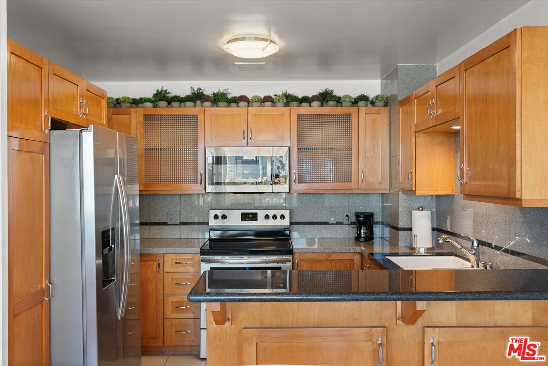 10501 Wilshire Blvd Unit: 807