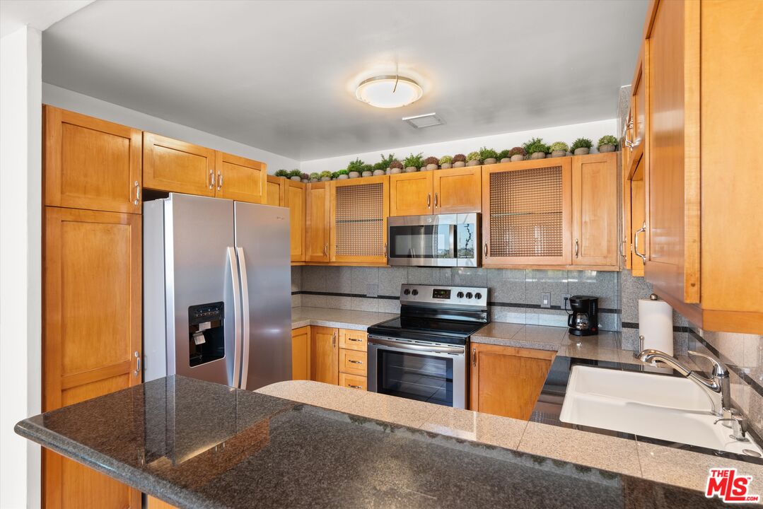 10501 Wilshire Blvd Unit: 807