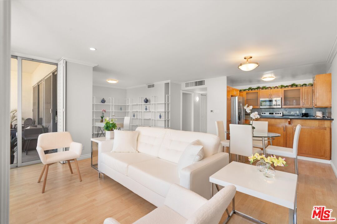 10501 Wilshire Blvd Unit: 807