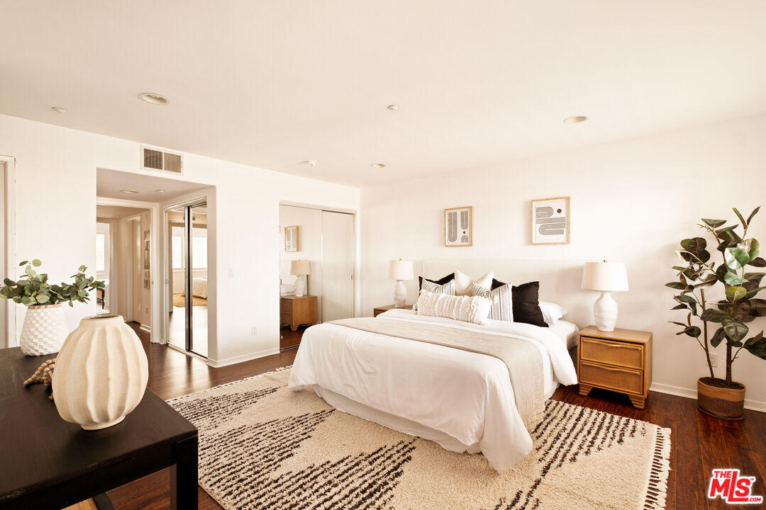 1212 Ocean Park Blvd Unit: 2