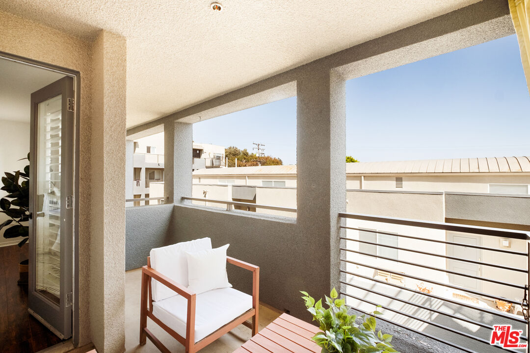 1212 Ocean Park Blvd Unit: 2