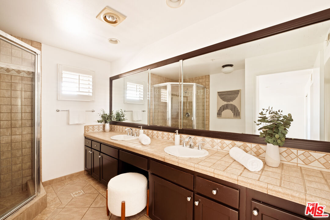 1212 Ocean Park Blvd Unit: 2