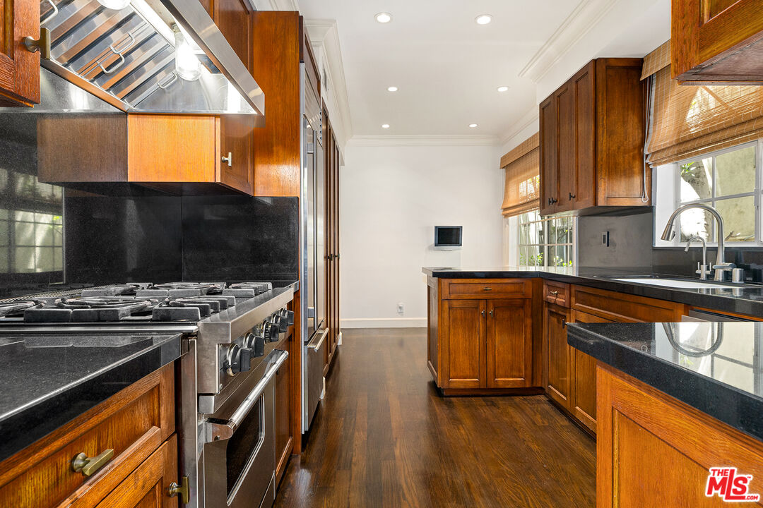 100 N Wetherly Dr Unit: 2C