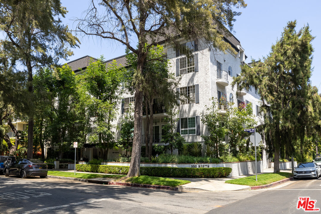 100 N Wetherly Dr Unit: 2C