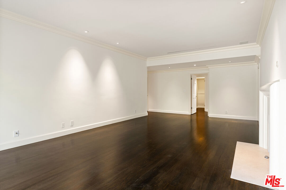 100 N Wetherly Dr Unit: 2C