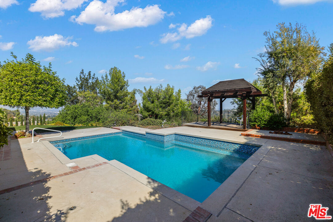 4344 Gayle Dr