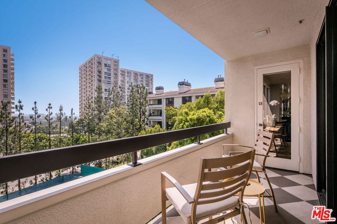 2122 Century Park Ln Unit: 314