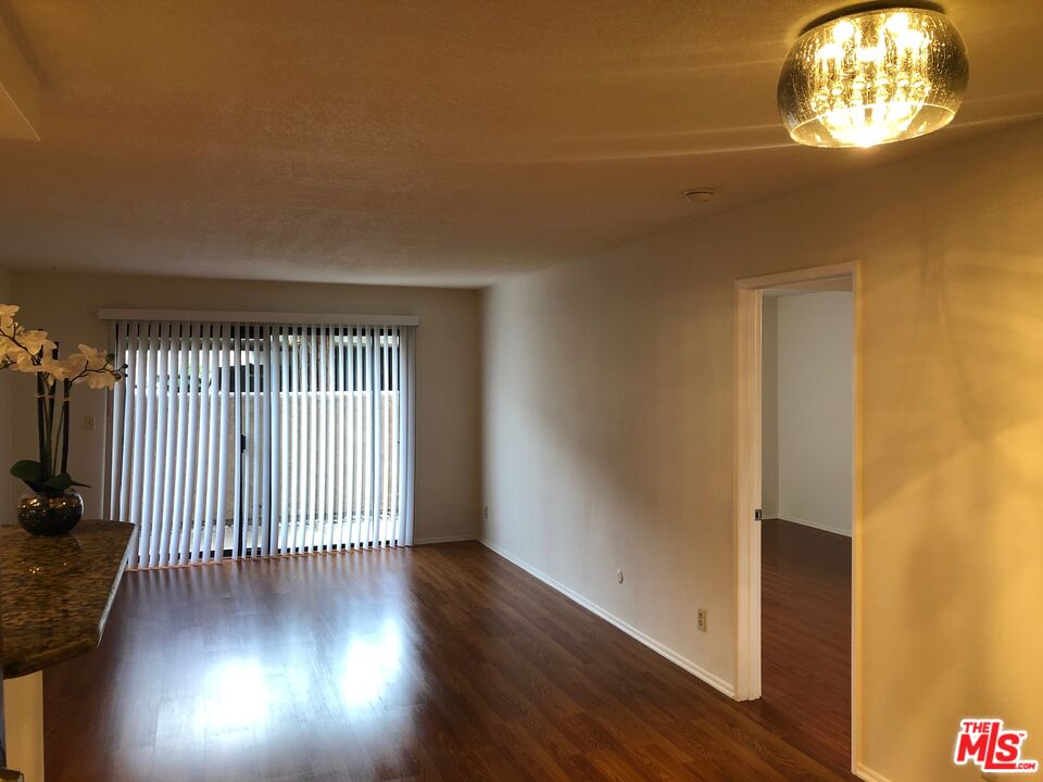 22100 BURBANK Unit: 120B