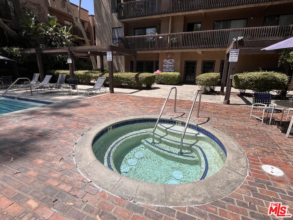 22100 BURBANK Unit: 120B