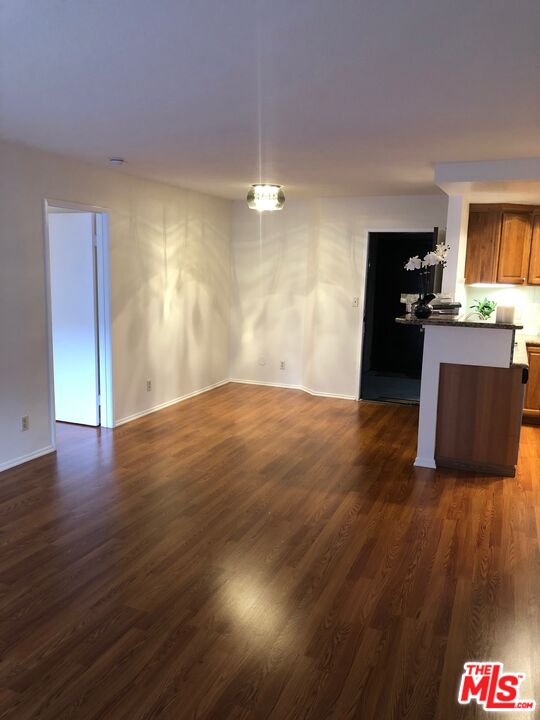 22100 BURBANK Unit: 120B