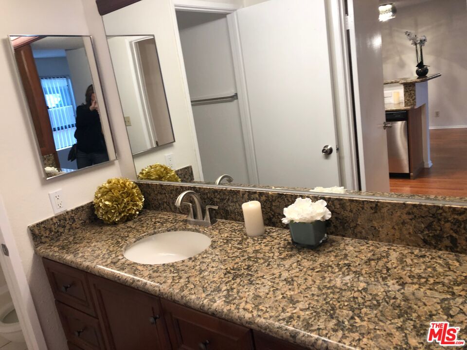 22100 BURBANK Unit: 120B