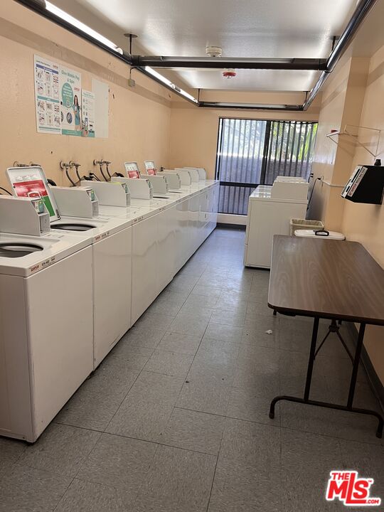 22100 BURBANK Unit: 120B