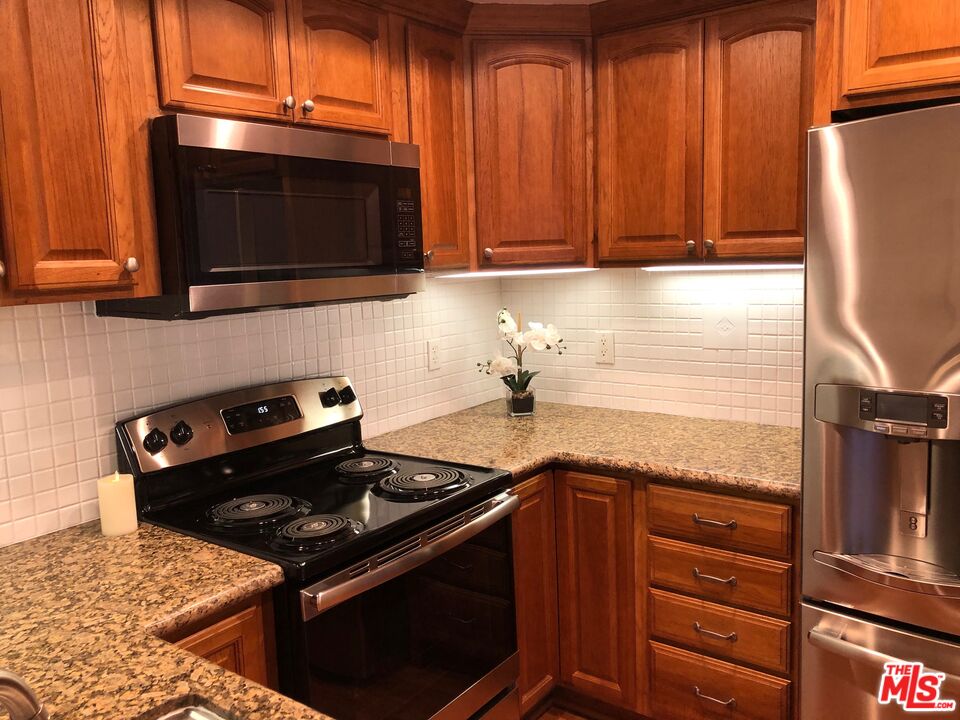 22100 BURBANK Unit: 120B