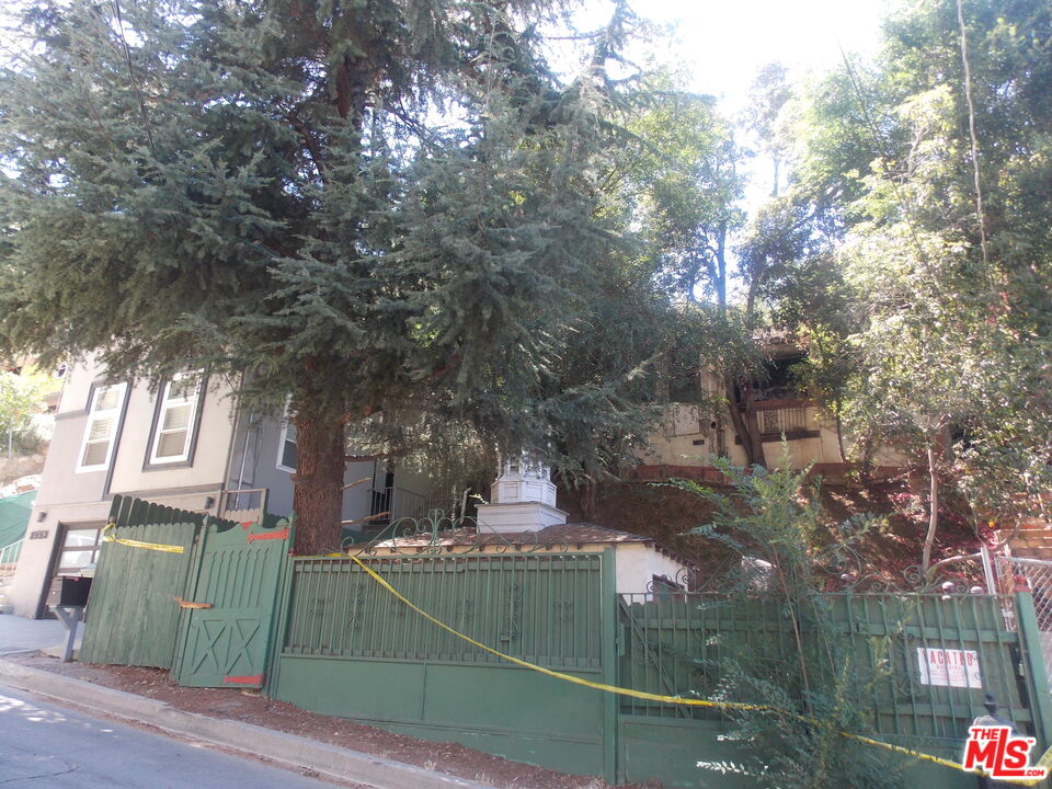 8551 Lookout Mountain Ave