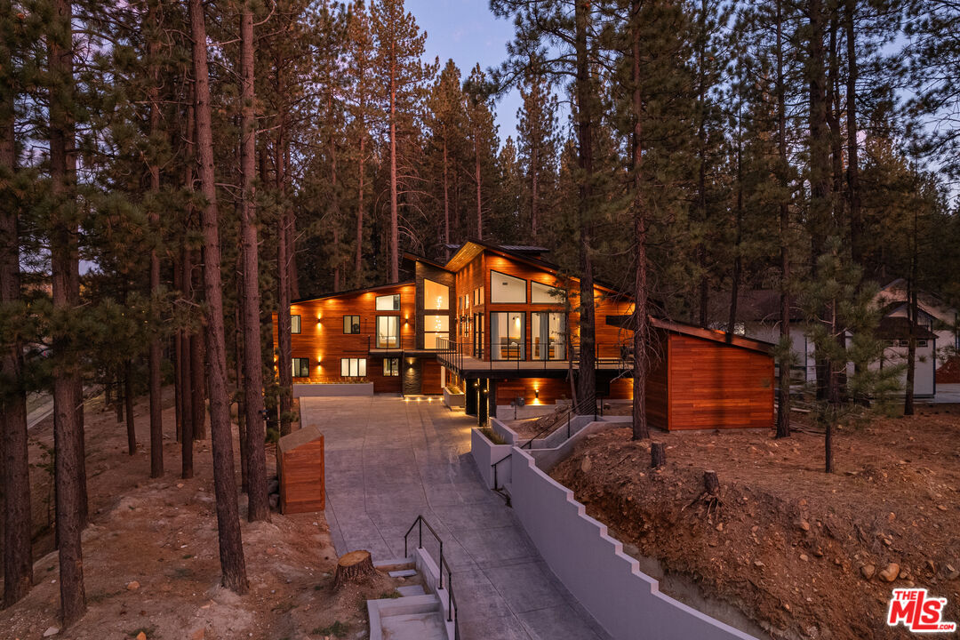 42421 Evergreen Dr