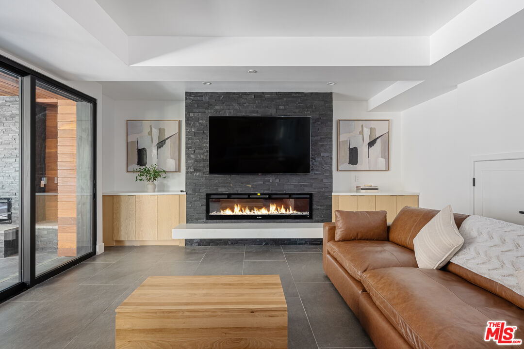 42421 Evergreen Dr