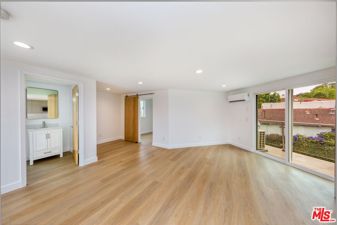 2141 Kerwood Ave