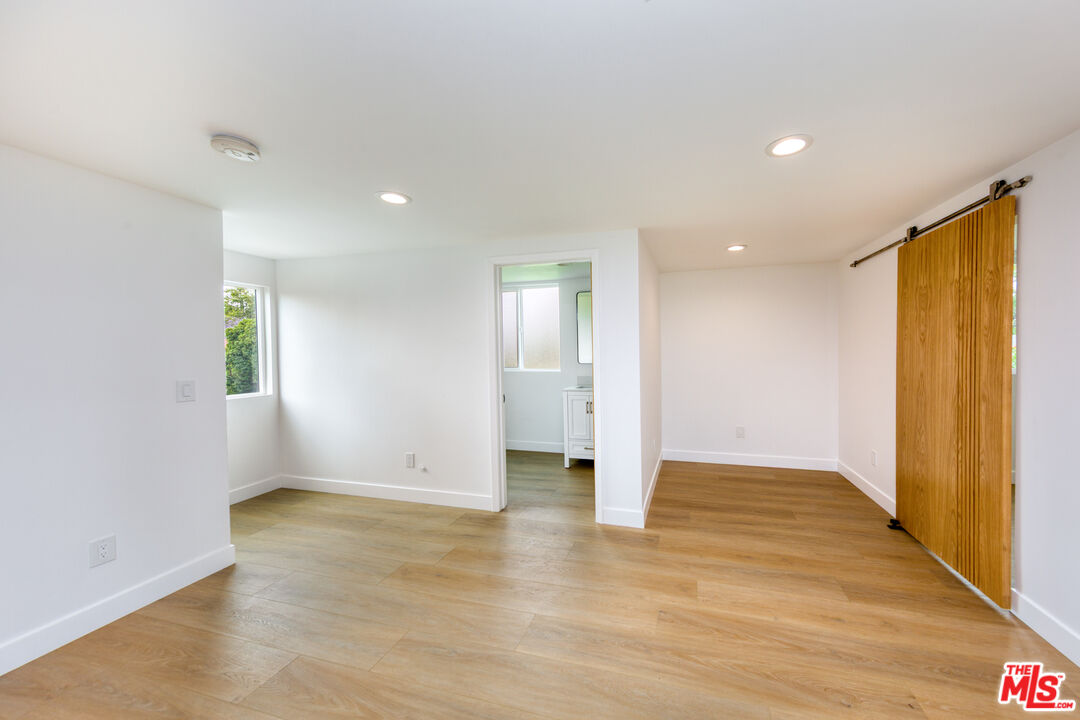 2141 Kerwood Ave