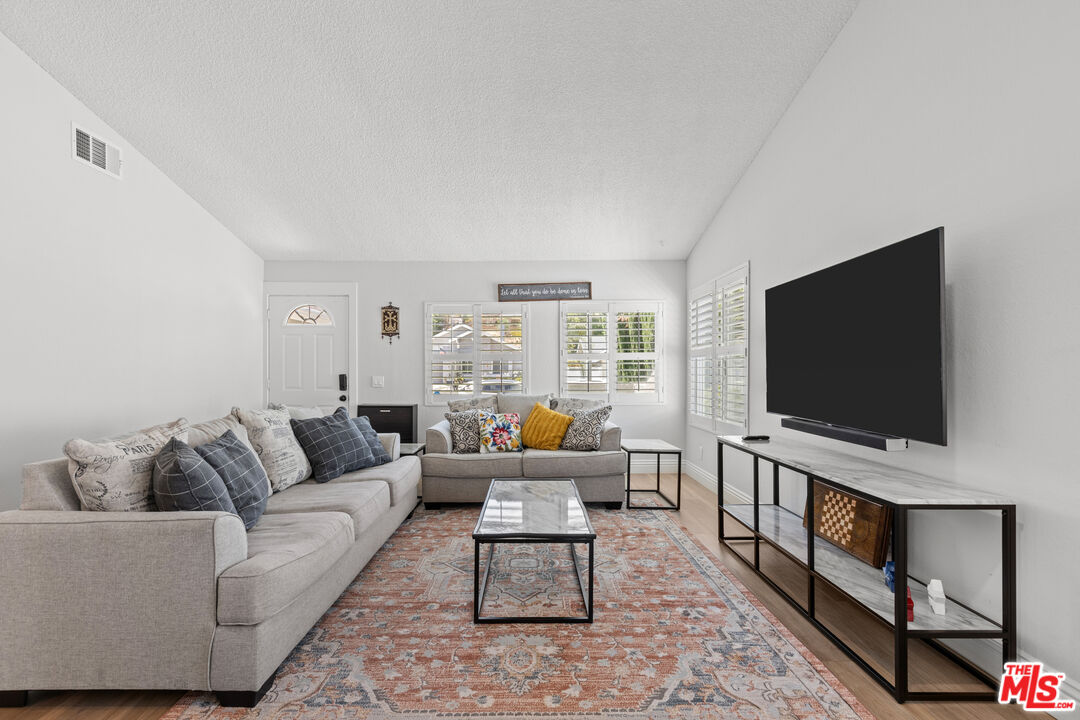 27616 Maple Ridge Cir