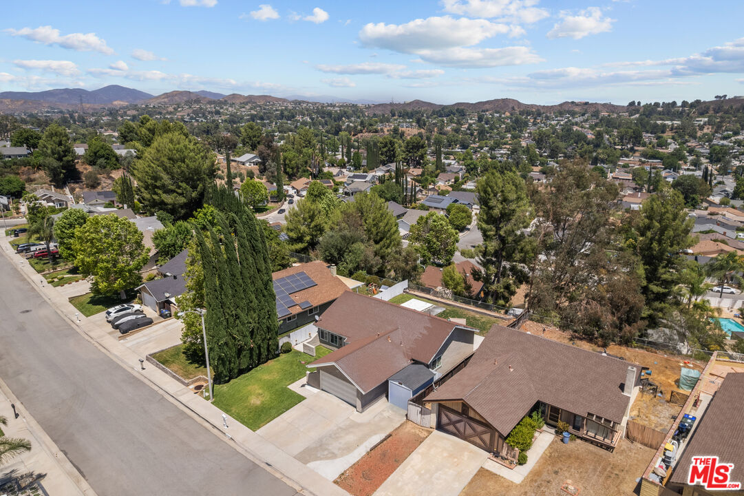 27616 Maple Ridge Cir