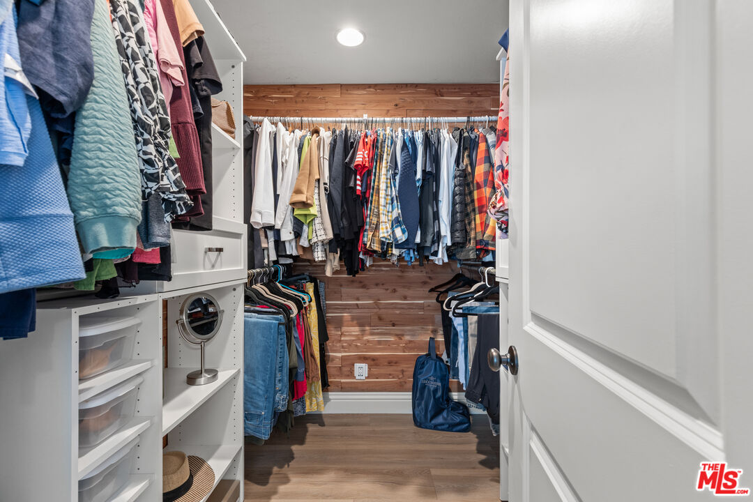 27616 Maple Ridge Cir