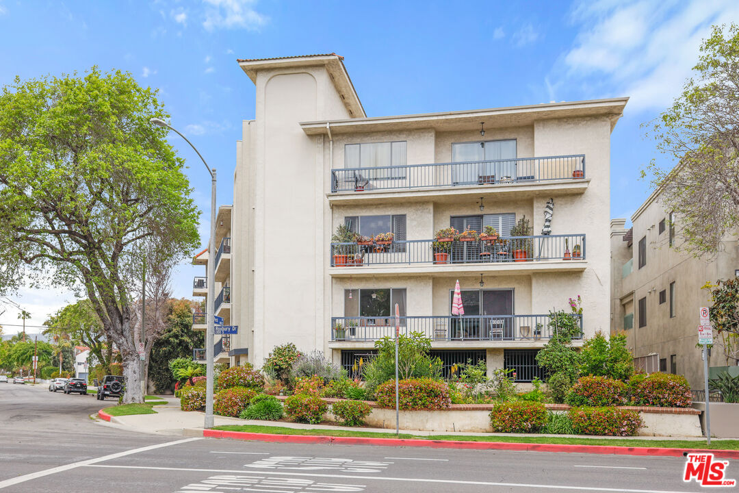 1122 Peck Dr Unit: 204