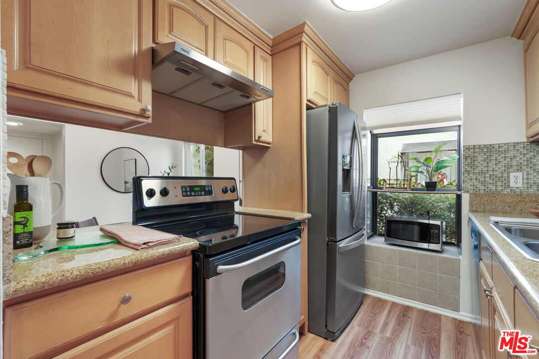 18411 Hatteras St Unit: 106