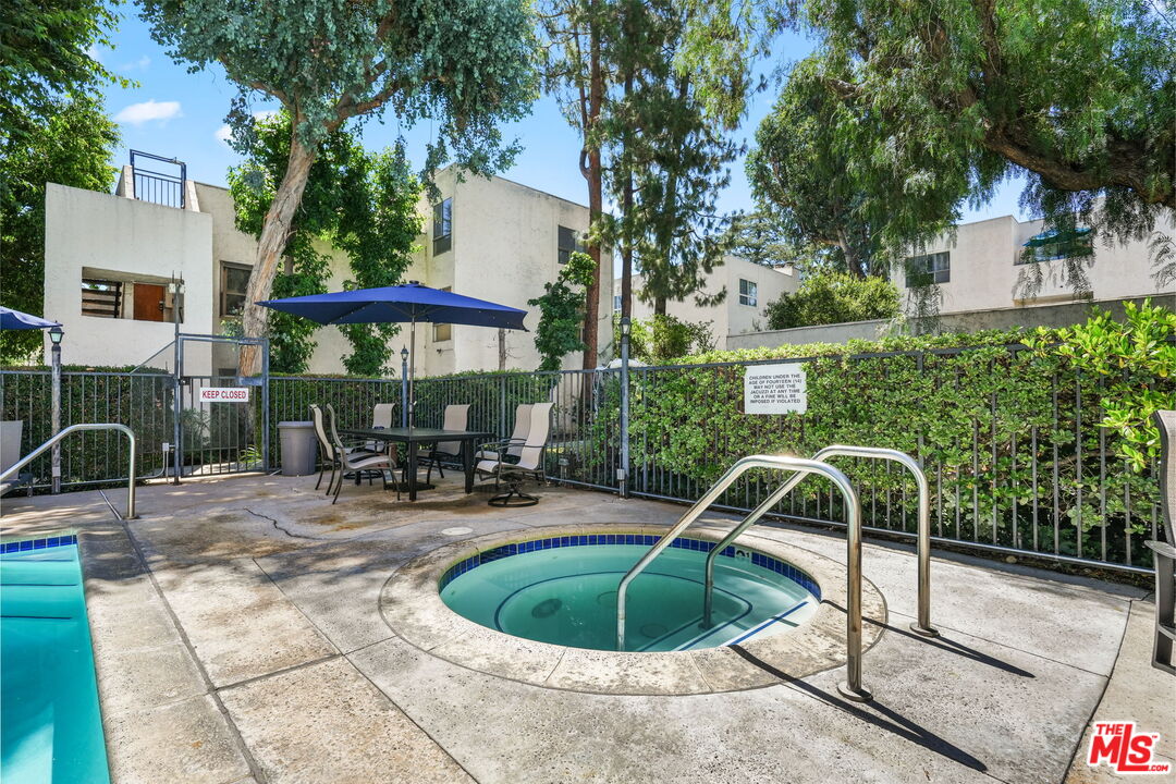 18411 Hatteras St Unit: 106