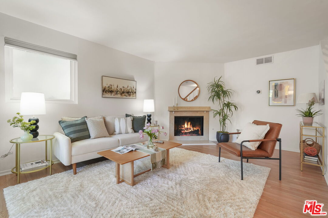18411 Hatteras St Unit: 106
