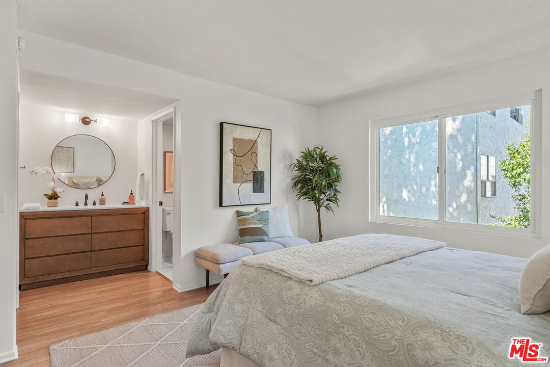18411 Hatteras St Unit: 106