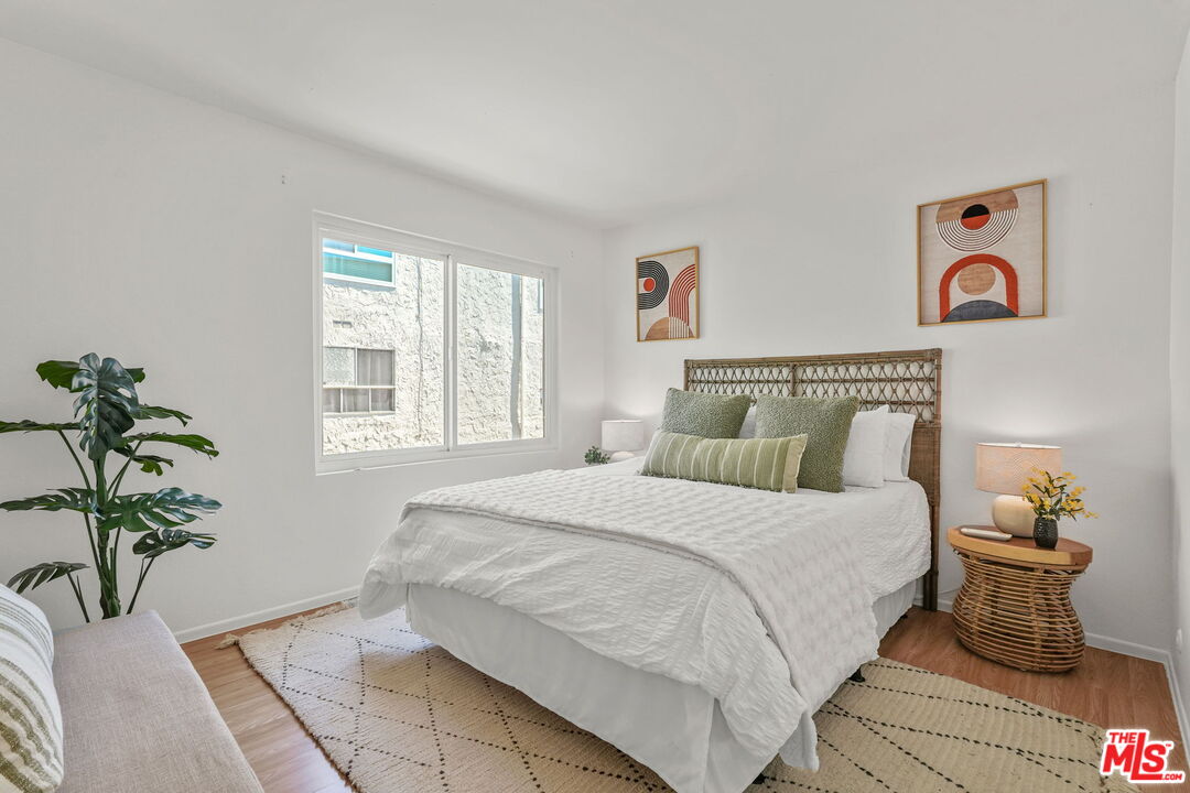 18411 Hatteras St Unit: 106