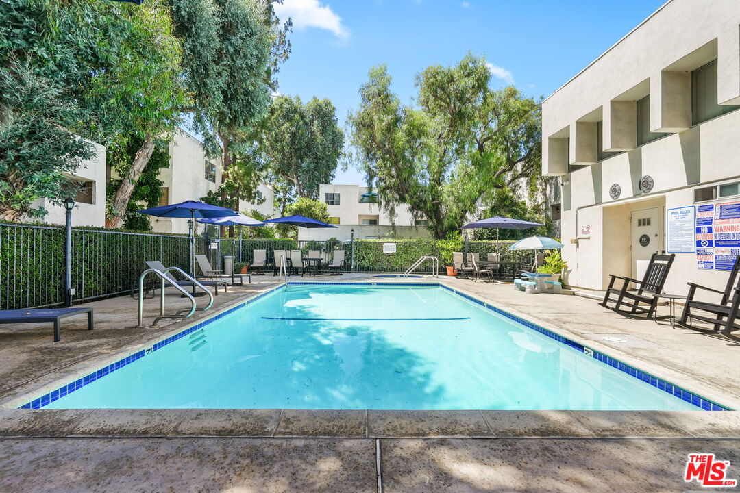 18411 Hatteras St Unit: 106