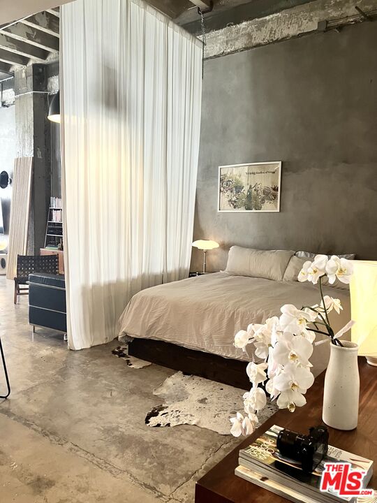 711 S Olive St Unit: 312