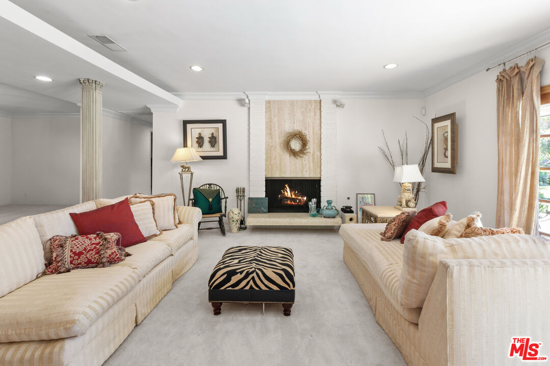 6633 S Sherbourne Dr