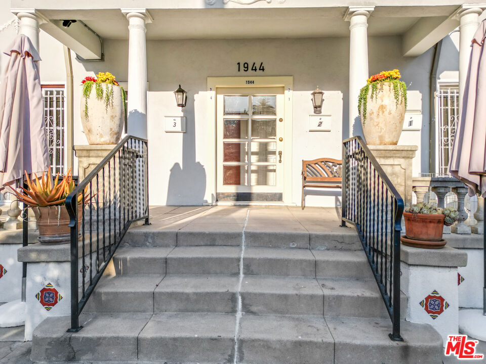 1944 Argyle Ave