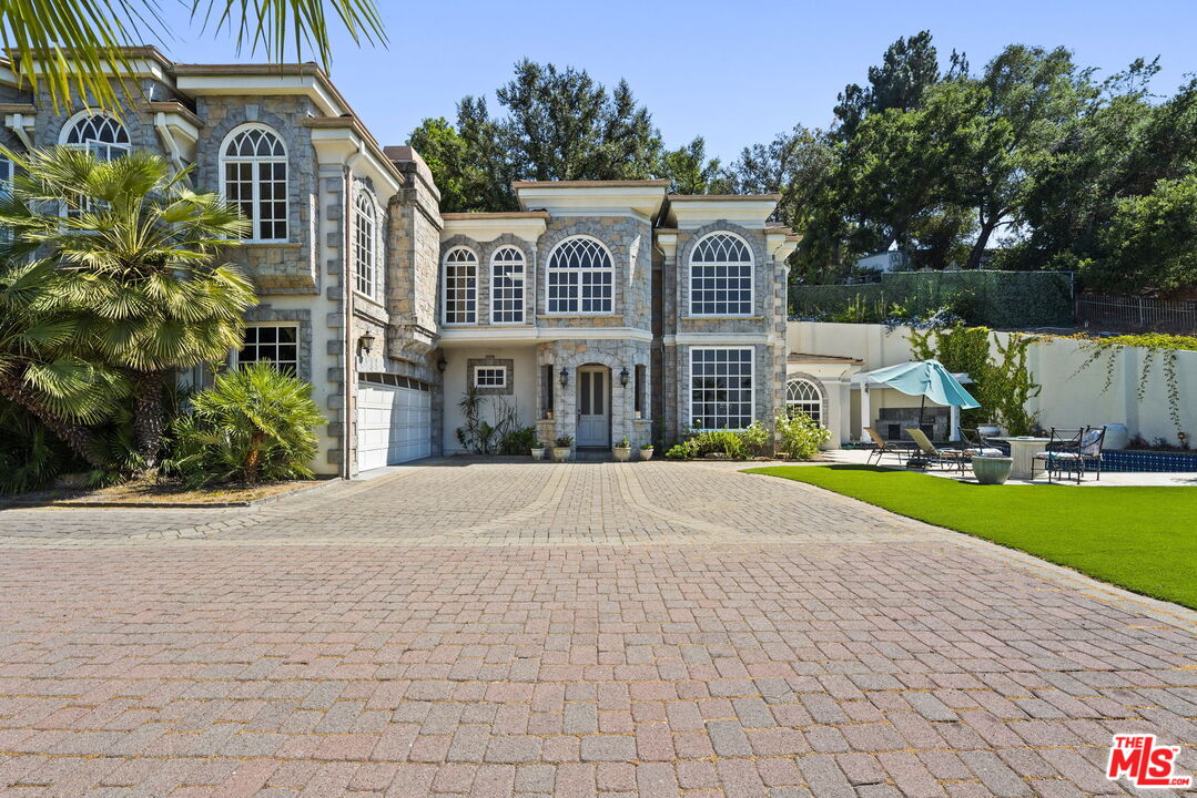 14330 Mulholland Dr