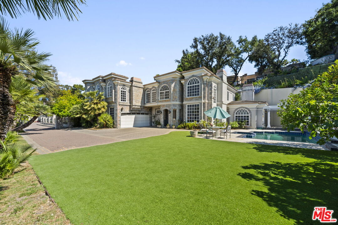 14330 Mulholland Dr