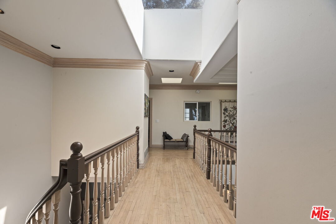 14330 Mulholland Dr
