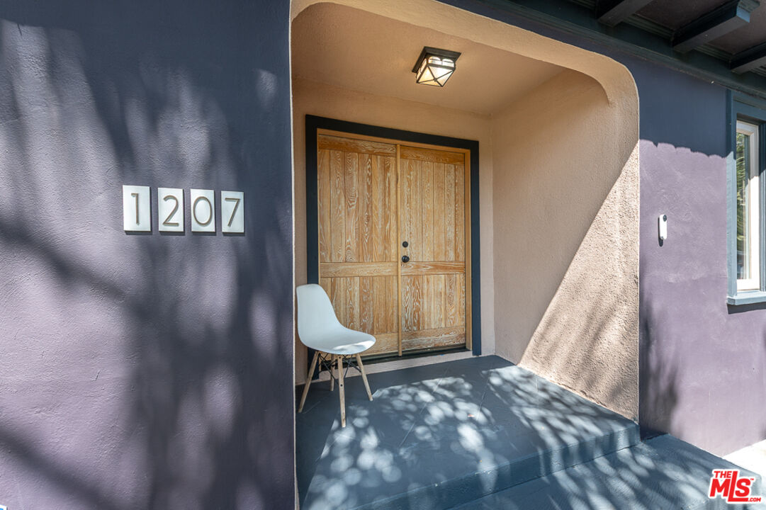 1207 Poinsettia Dr